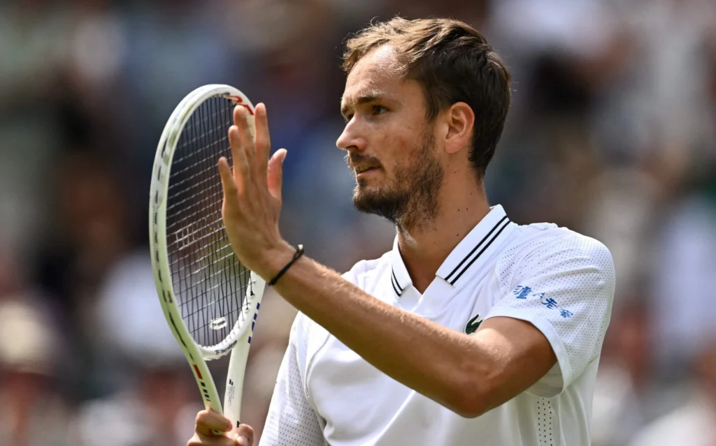 Medvedev Untouchable in Miami: Rolls Into Third Round with Straight-Set Win